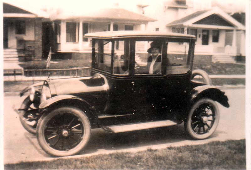 1914 Overland Model 79 Opera Coupe - Nostalgia Photo USA