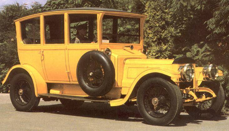1913 Daimler Saloon - England