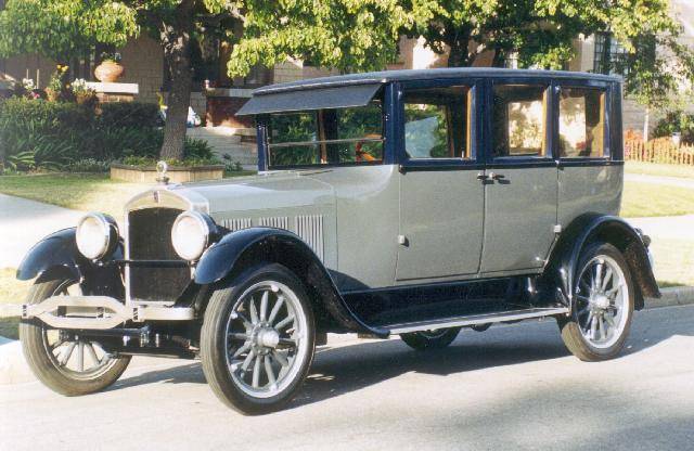 1925 Sterling Knight Model B6 - America