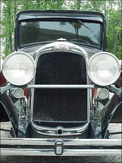 1930 Willys Deluxe Sedan Model 98B - America