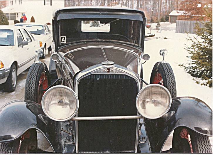 1930 Willys Deluxe Sedan Model 8-80 - America