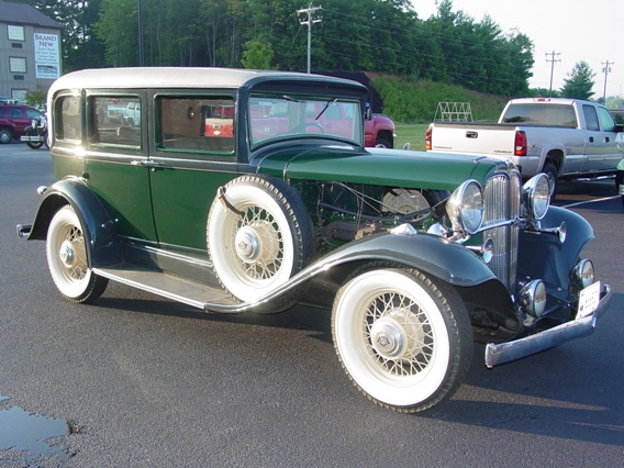 1932 Willys Overland Sedan Model 8-88 - America