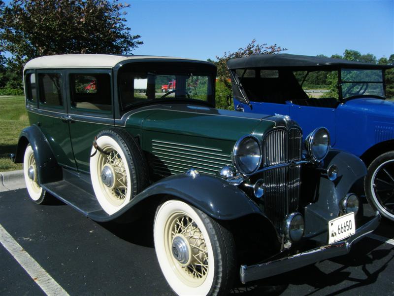 1932 Willys Overland Sedan Model 8-88 - America