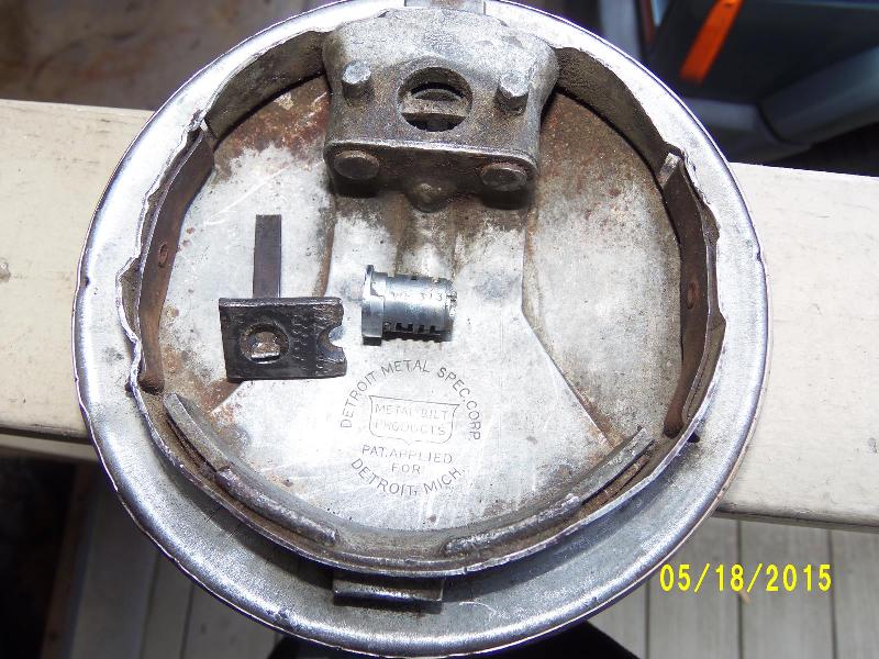 Willys Model 77 locking hubcaps