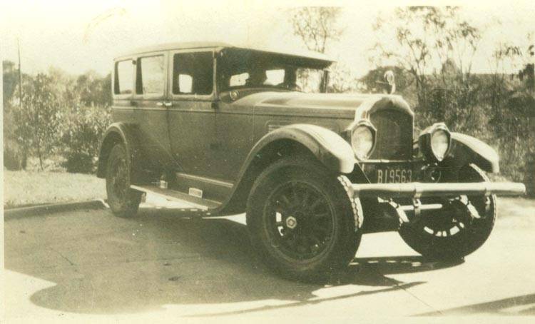 1927 - 1929 Willys Knight 66A Sedan - America