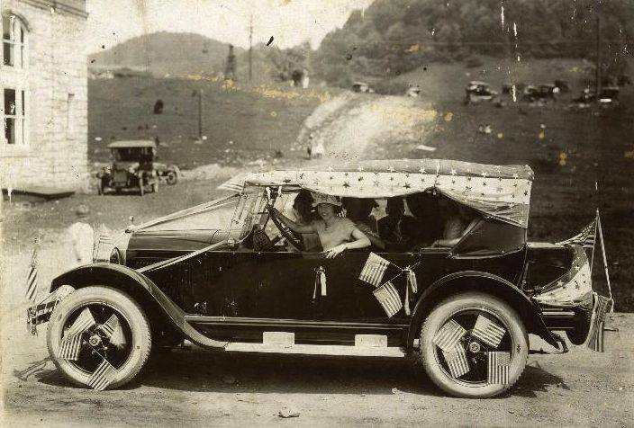 1927-1929 Willys Knight 66A Sedan - America