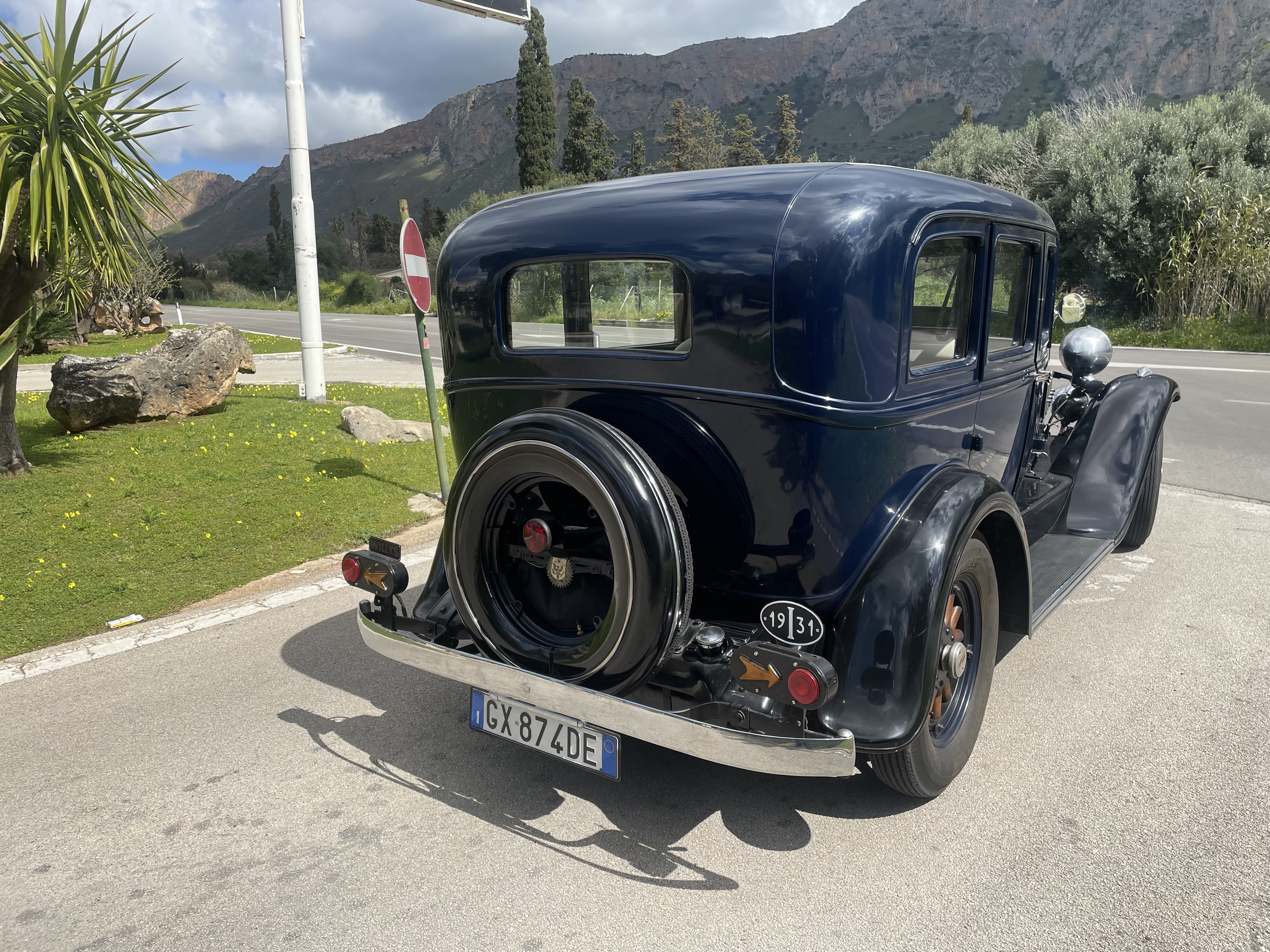 1931 Willys Knight Great Six Model 66D Sedan - Italy